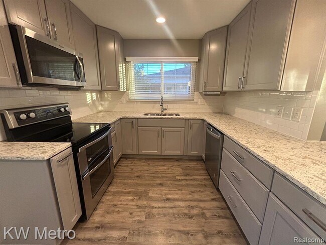 Photo - 1210 Kenilworth Pl