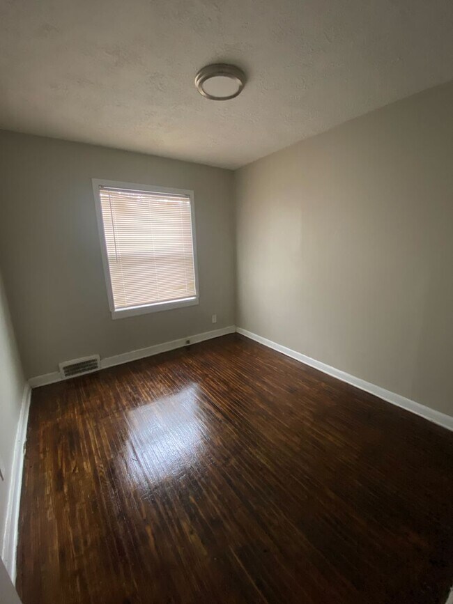 Photo - 3030 E 37th St Unit 3702  N Dearborn St