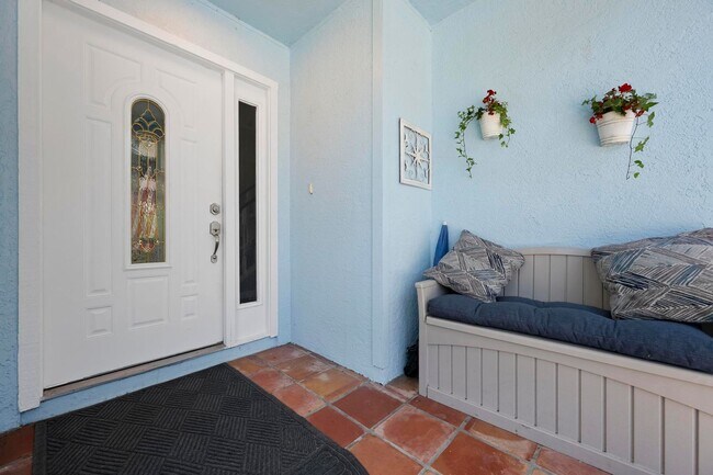 Photo - ** STUNNING 4 BEDROOM 2 FULL BATH/ 2 HALF ...