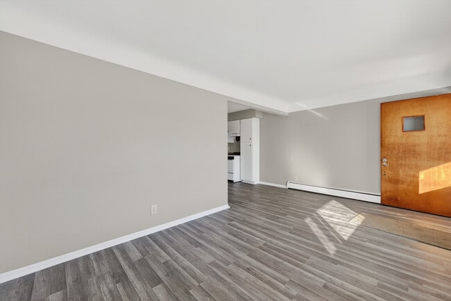 Photo - 23 W Burdick St