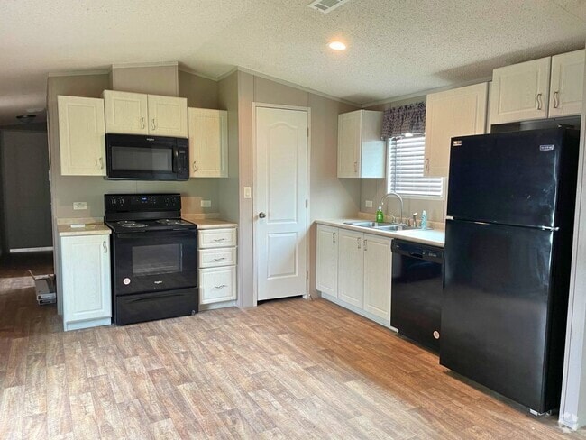 Building Photo - 4801 Goldfield Dr Rental
