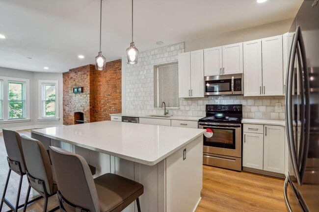 Photo - 1386 Neil Ave