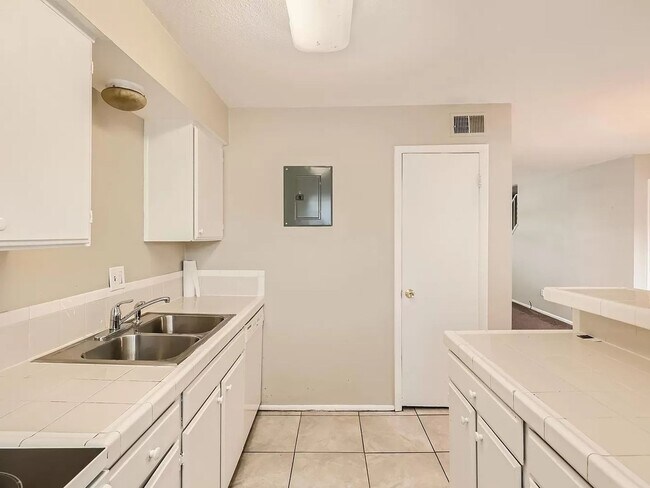 Photo - 2 Bedroom 3 bath townhome in Denver