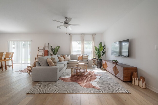 Building Photo - 2405 E 19th Ave Unit ID1248821P Rental