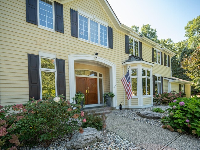 Photo - 4608 Old Grand River Trail NE