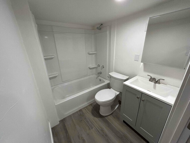 Photo - 1155 N Garfield Ave Unidad B Basement