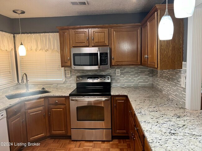 Photo - 8002 Castle Pines Ct