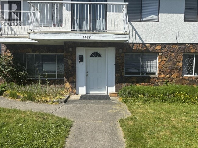 Photo - 4455 Napier St