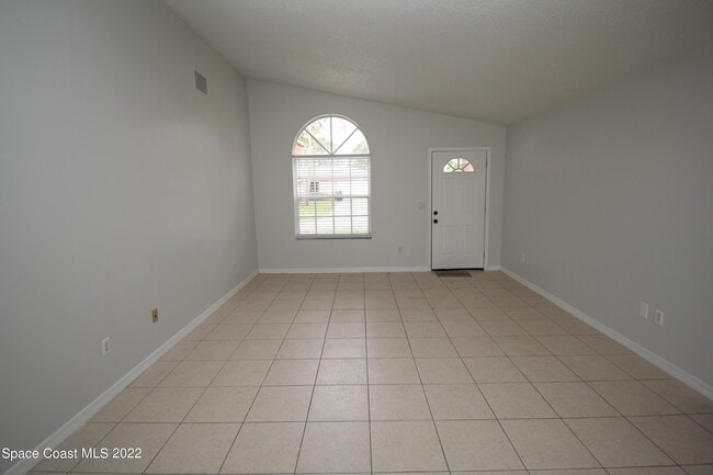 Photo - 1163 Beacon St NW