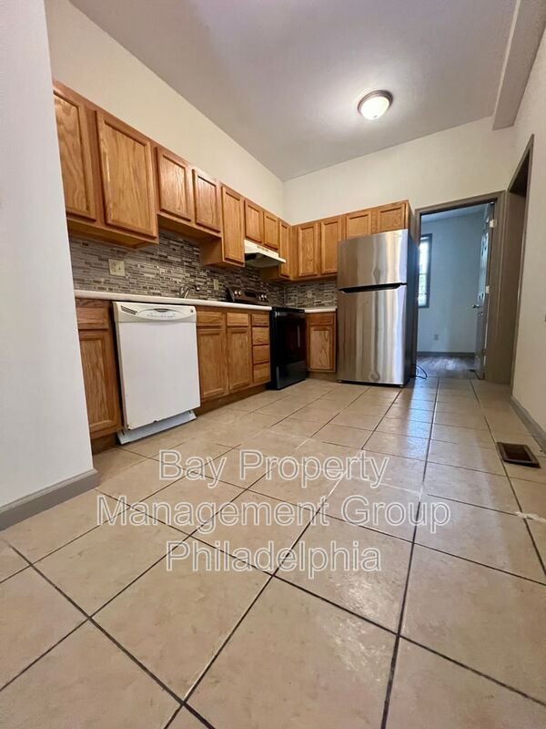 Photo - 1631 Edgley St