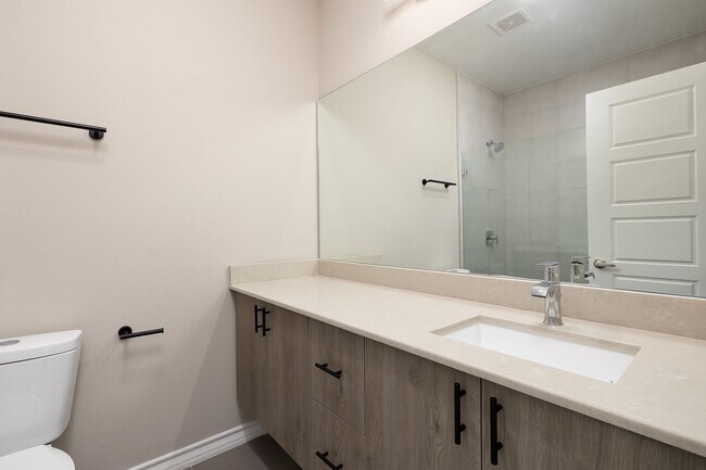 Photo - 6903 N 59th Ln Unidad 3