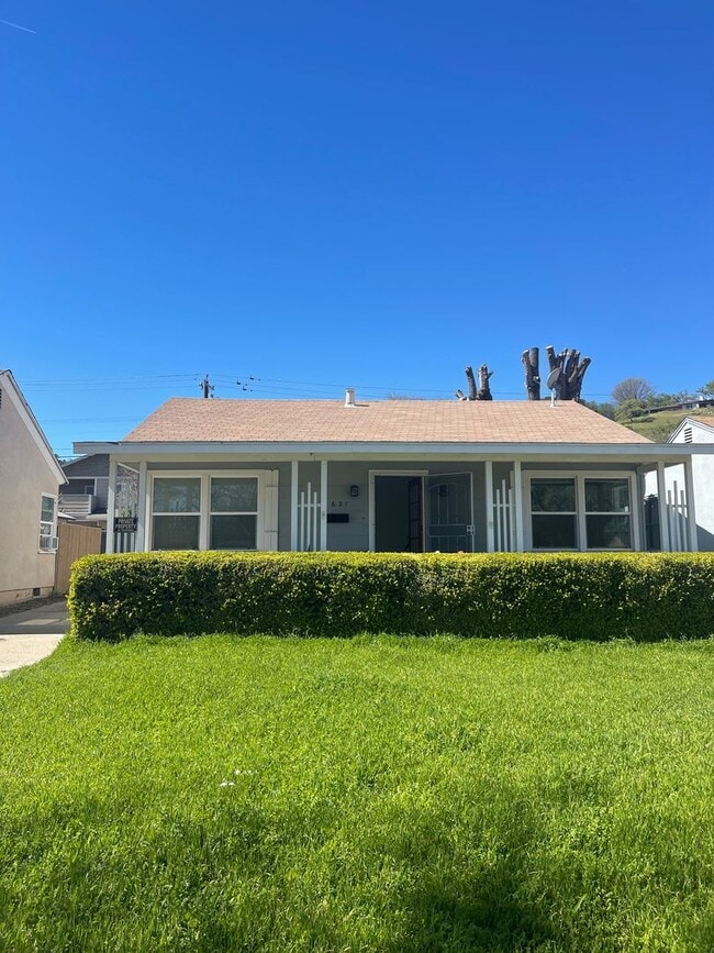 Building Photo - 615/621 Vine Unit 621 Vine