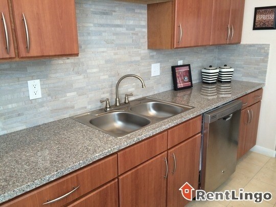 Photo - 670 Maxey Rd