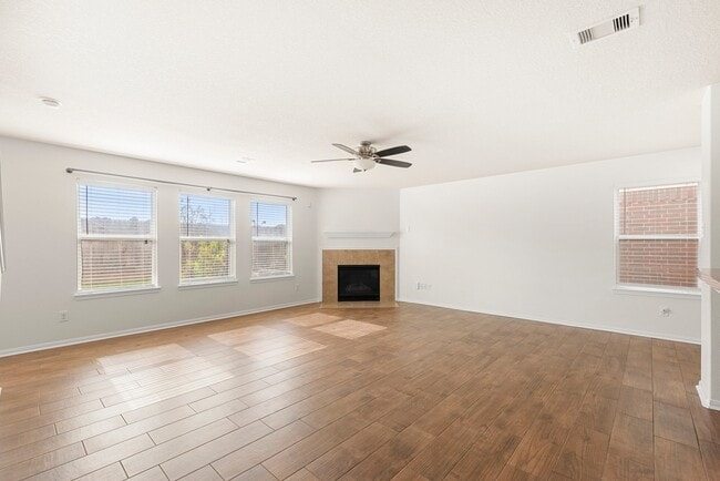 Building Photo - 4818 Fair Oak Dale Ln Rental