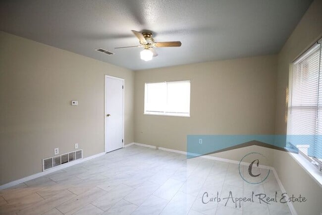 Recently renovated 2 bed, 1 bath apt