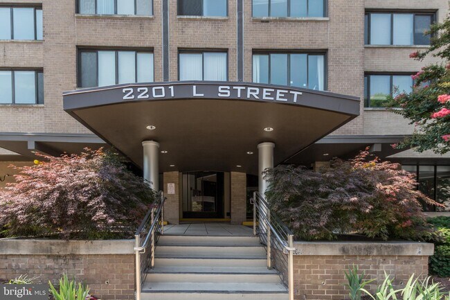 Building Entrance - 2201 L St NW Unit 501