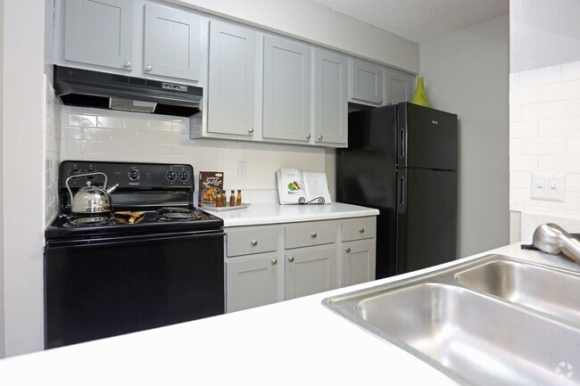2BR, 2BA - 1,113 SF