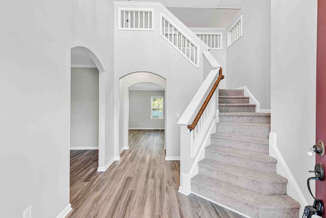 Photo - 601 Winfall Dr