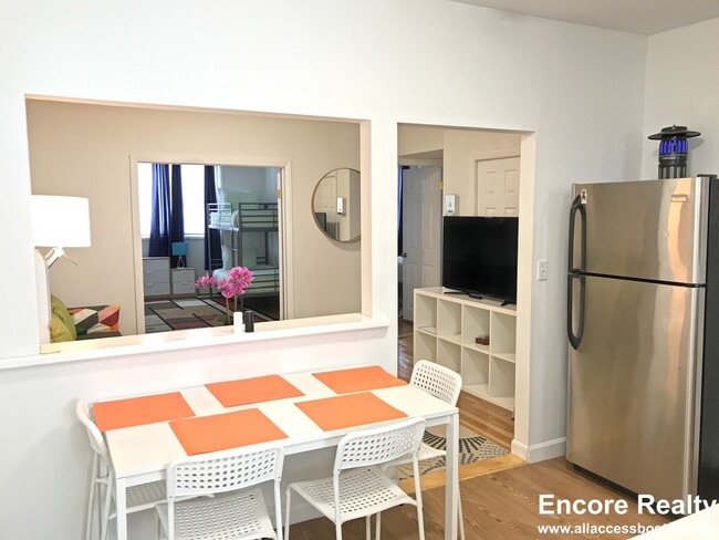 Photo - 287 Dorchester St Unidad 2