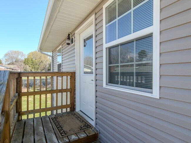 Photo - 8805 Farmington Dr