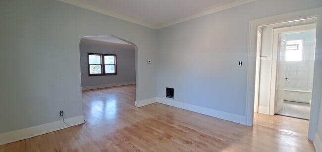 Dining Room - 6516 W Bluemound Rd Unit Upper