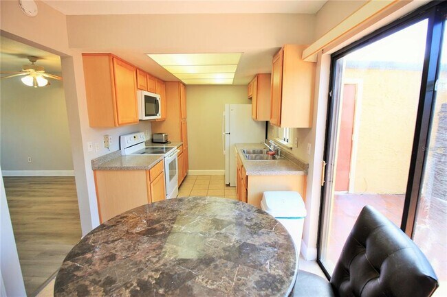 Photo - 7446 Wynnewood Square