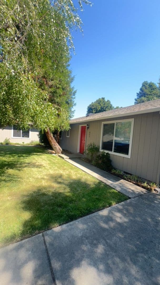 Photo - 627-629 SW Balsam Rd Apartamento Unidad 627 Balsam Rd