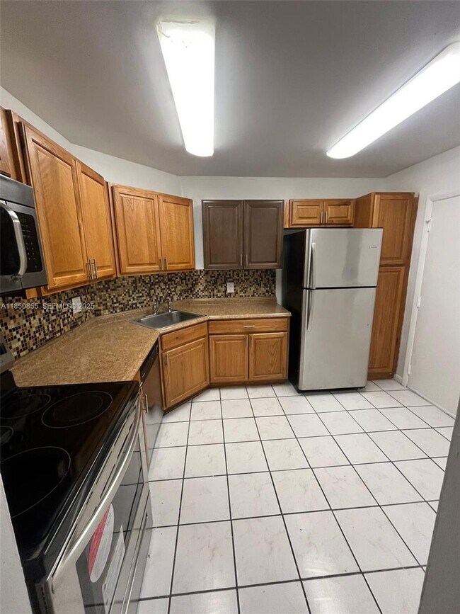 Photo - 6361 N Falls Cir Dr Unidad 211