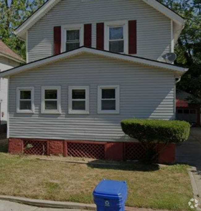 Building Photo - Coming Soon! Section 8 Accepted! Newly Ren... Rental
