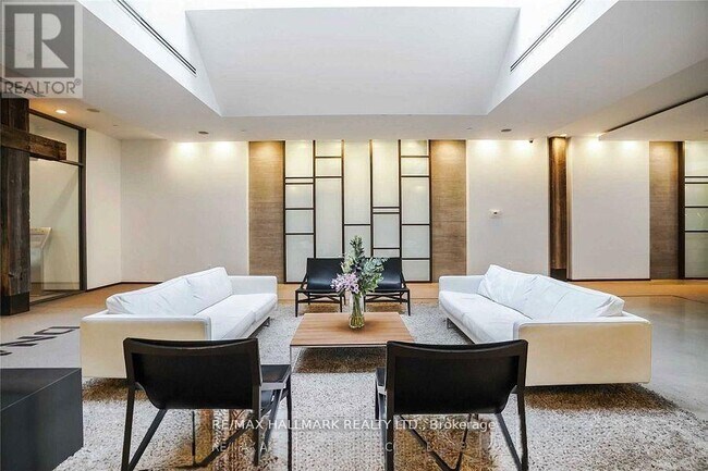 Photo - 1030 King St W Unit 706