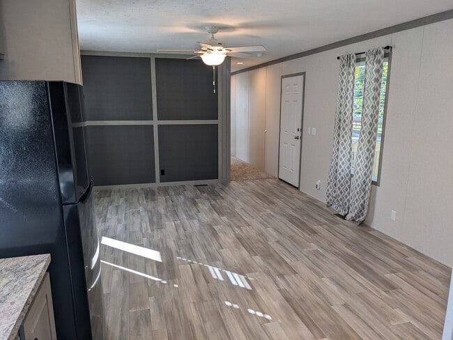 Photo - 160 Forrest Ave