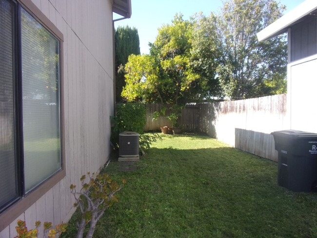 Photo - 832 Morissette Way