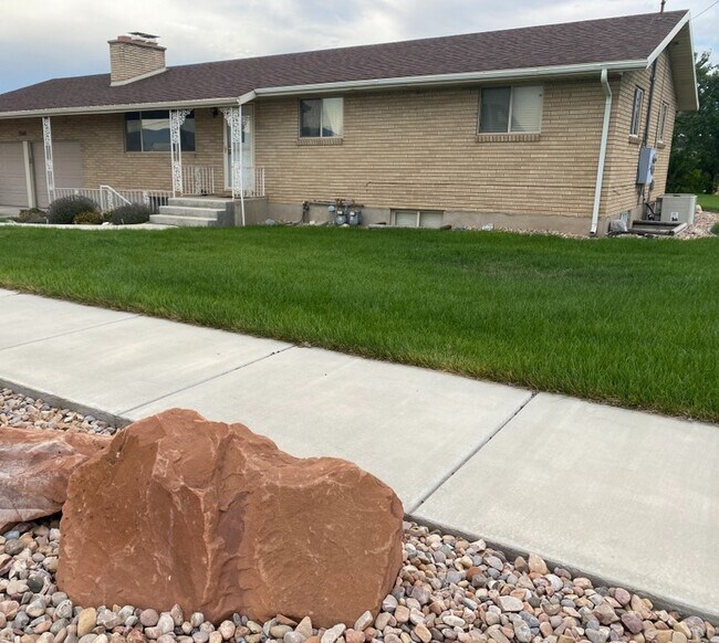 5568 W State Rd Unit 1