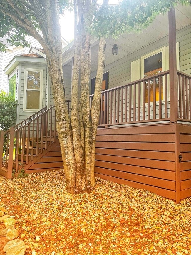 Photo - 16 Townes Square Ln