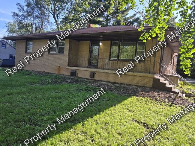 Building Photo - Three Bedroom Ranch Rental