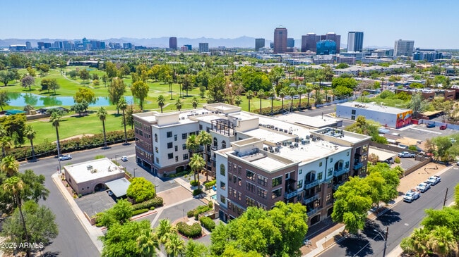 Building Photo - 914 E Osborn Rd