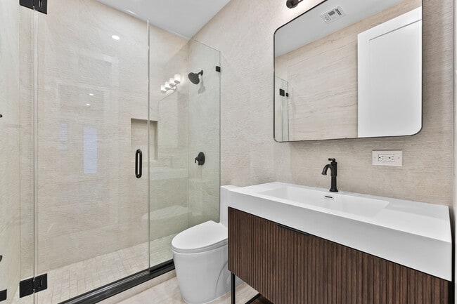 Baño en suite - 157 25th St Unidad 1