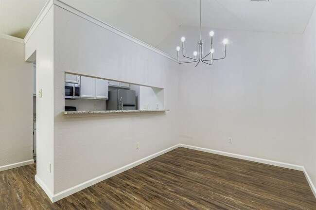 Photo - 511 Greenlawn Blvd
