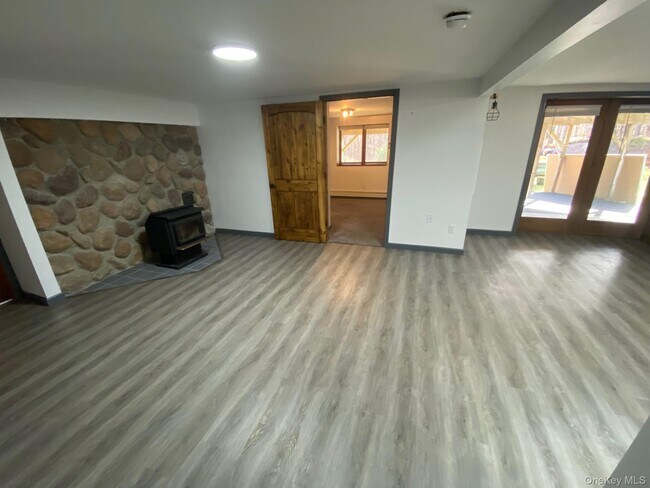 Photo - 315 Upper Rd Unit LOWER