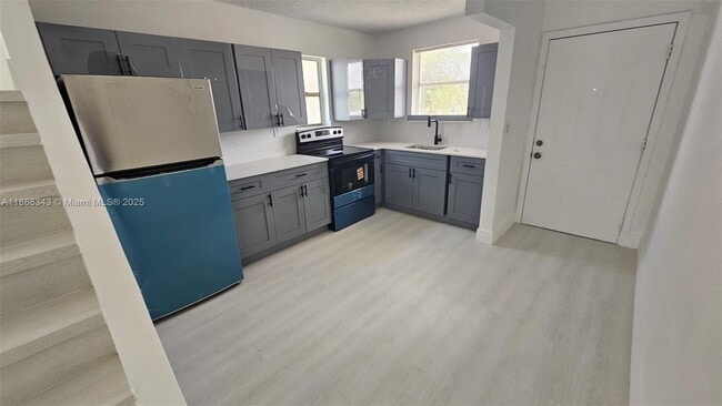 Building Photo - 1000 W 28th St Unit 17 Rental