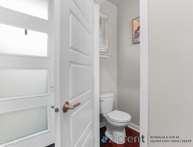 Photo - 4 br, 3.5 bath Townhome - 1325 Seattle Hil...