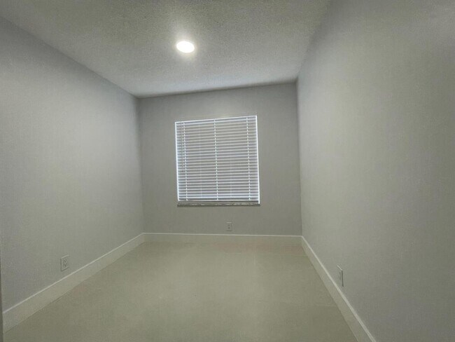 1630 Zenith Way