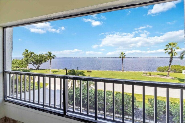 Photo - 1500 Park Beach Cir Unidad 2F