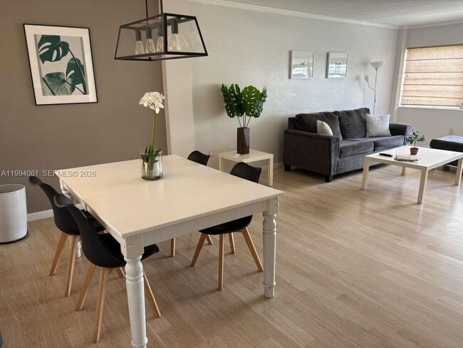 Photo - 220 Kings Point Dr Unidad 509