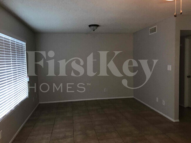 Photo - 5520 W Golden Ln