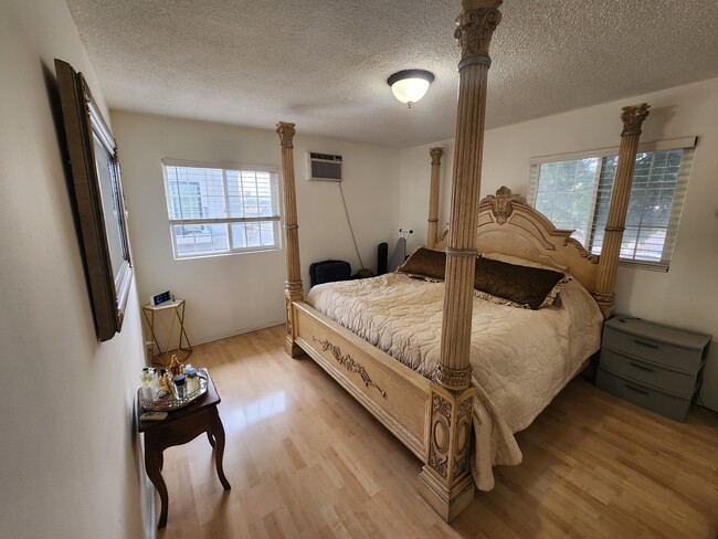 Photo - 6904 Radford Ave Unit 7