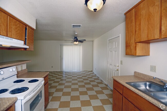 Brandywine Apartments For Rent In Delano Ca Forrent Clubhouse Brandywine Apartments
