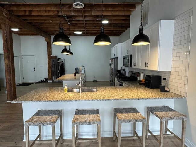 Photo - 2021 W Race Ave Unit 2SW