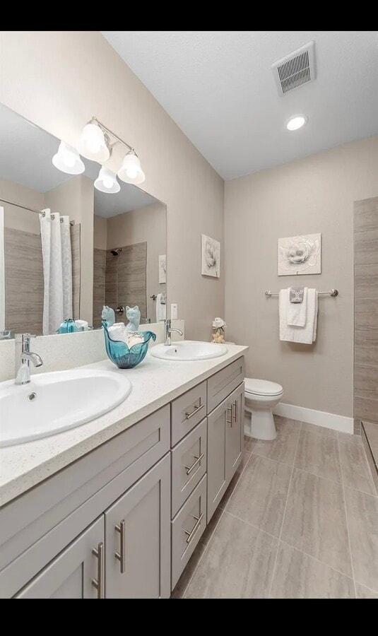 Photo - 955 Irem Way