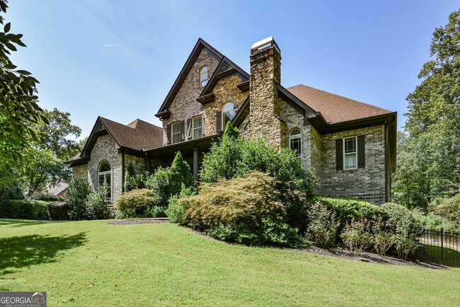 2210 Spalding Dr